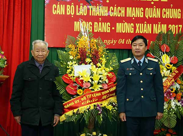 Các cán bộ lão thành cách mạng Quân chủng PK-KQ gặp mặt đầu Xuân Đinh Dậu - 2017