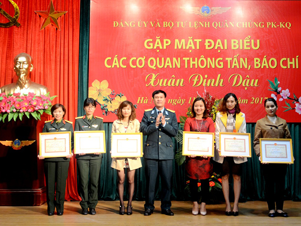 Gặp mặt các cơ quan thông tấn, báo chí nhân dịp Xuân Đinh Dậu - 2017
