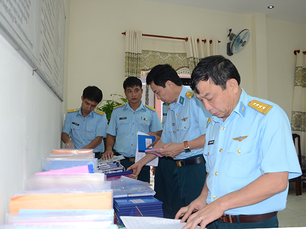 Cục Chính trị Quân chủng PK-KQ kiểm tra Sư đoàn 375