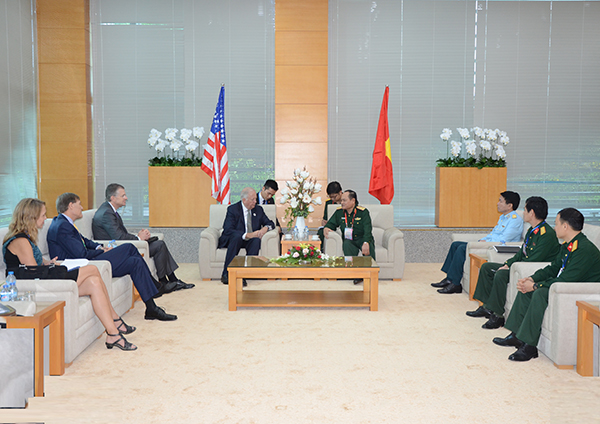 Bộ Quốc phòng Việt Nam hội đàm với Đoàn Ngoại giao Hoa Kỳ