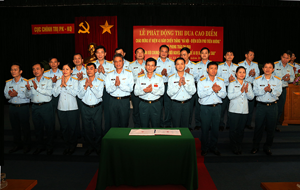 Các cơ quan, đơn vị trong Quân chủng Phòng không-Không quân phát động thi đua cao điểm “Viết tiếp chiến công, hiệp đồng quyết thắng” và hưởng ứng Phong trào thi đua “Quân đội chung tay vì người nghèo - không để ai bị bỏ lại phía sau”