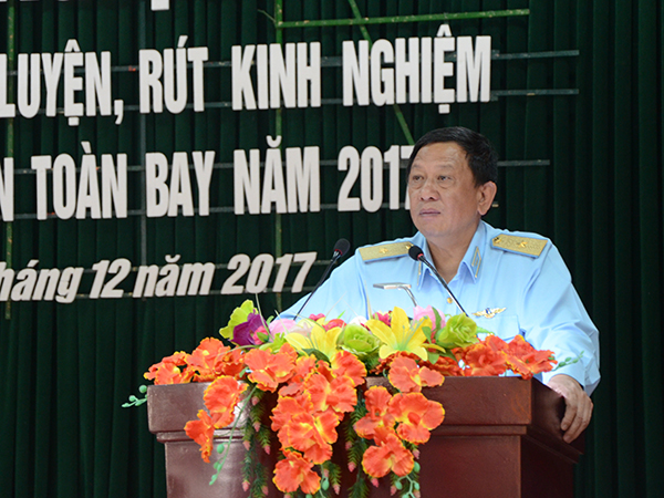 Sư đoàn 372 tổng kết nhiệm vụ huấn luyện và rút kinh nghiệm công tác bảo đảm an toàn bay năm 2017