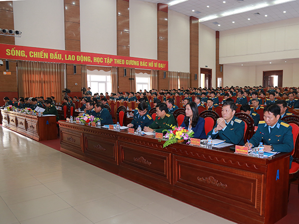 Hội thảo “Nâng cao chất lượng đào tạo, bồi dưỡng ngoại ngữ cho cán bộ, QNCN, CNVQP giai đoạn 2016-2020 và những năm tiếp theo trong Quân chủng PK-KQ”