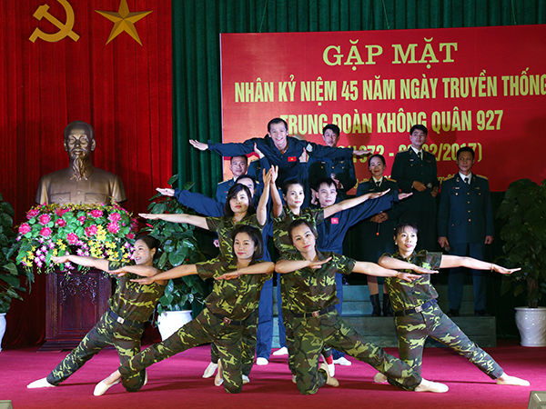 Trung đoàn Không quân 927 tổ chức gặp mặt kỷ niệm 45 năm ngày truyền thống
