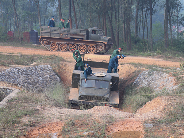 Bên những