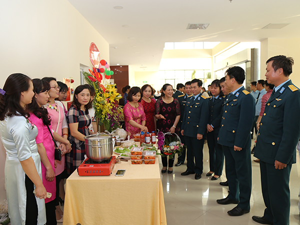 Các tổ chức quần chúng của Viện Y học PK-KQ tổ chức