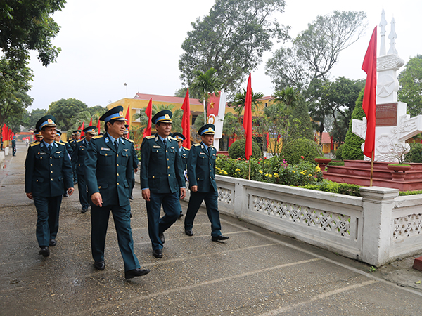 Quân chủng kiểm tra công tác chuẩn bị kỷ niệm 50 năm ngày truyền thống của Trường Trung cấp Kỹ thuật PK-KQ