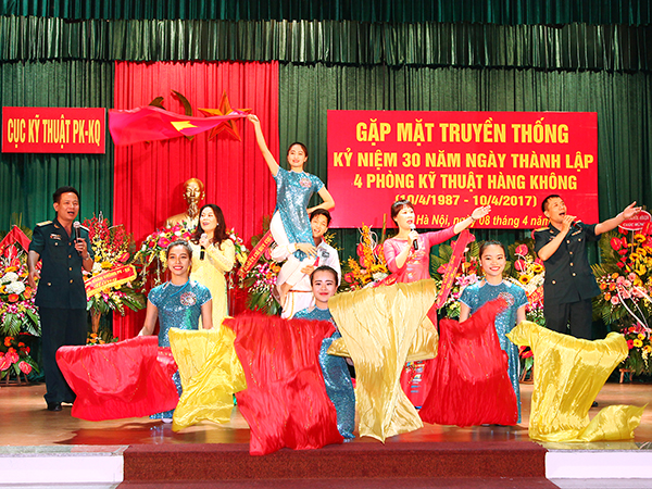 Gặp mặt kỷ niệm 30 năm ngày thành lập 4 Phòng Kỹ thuật Hàng không