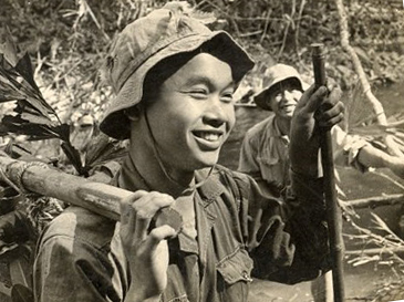 Âm hưởng ngày 30-4 trong thơ