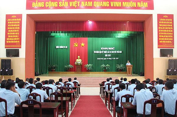 Quân chủng PK-KQ tổ chức thi nâng bậc kỹ thuật lái xe khu vực phía Nam