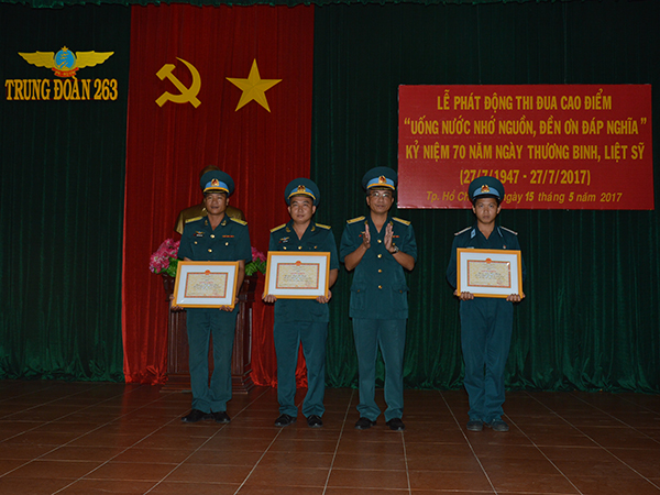 Các cơ quan, đơn vị tổ chức phát động thi đua cao điểm 