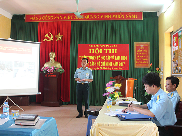 Sư đoàn 365 tổ chức Hội thi chuyên ngành Tham mưu; Chủ nhiệm, cơ quan Hậu cần Trung đoàn và tuyên truyền về học tập và làm theo phong cách Hồ Chí Minh
