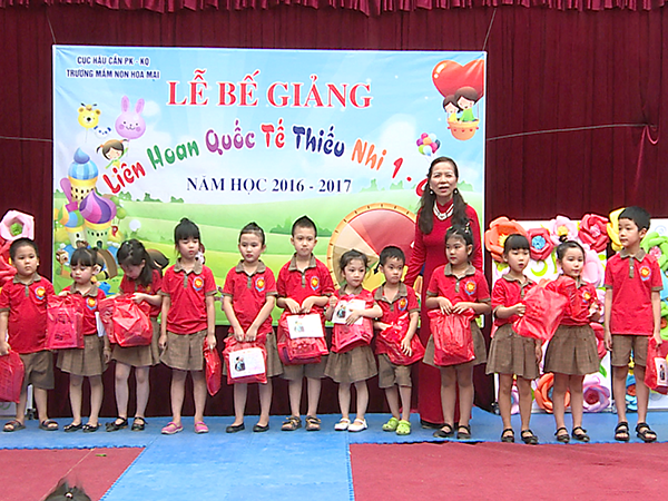 Trường Mầm non Hoa Mai (Quân chủng PK-KQ) tổ chức Lễ bế giảng năm học 2016 - 2017