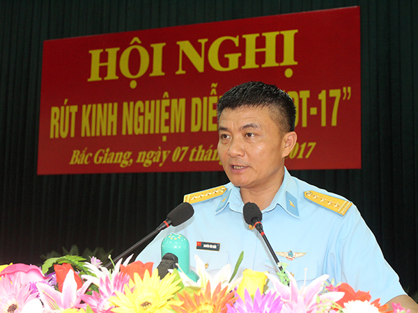 Sư đoàn 365 diễn tập Chỉ huy - Tham mưu 1 bên, 1 cấp trên bản đồ