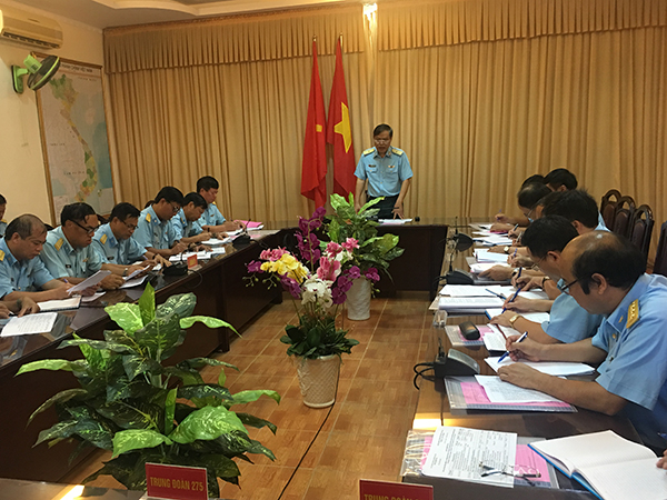 Quân chủng kiểm tra kết quả thực hiện nhiệm vụ 6 tháng đầu năm và công tác huấn luyện diễn tập, bắn đạn thật tại Sư đoàn 375
