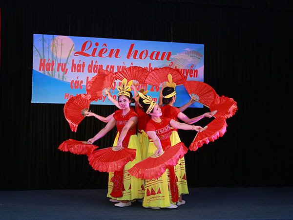 Khơi dậy và cổ vũ phong trào hát ru, hát dân ca, âm nhạc cổ truyền