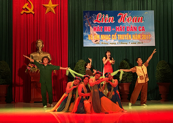 Sư đoàn 375 tổ chức Liên hoan “Hát ru, hát dân ca và âm nhạc cổ truyền