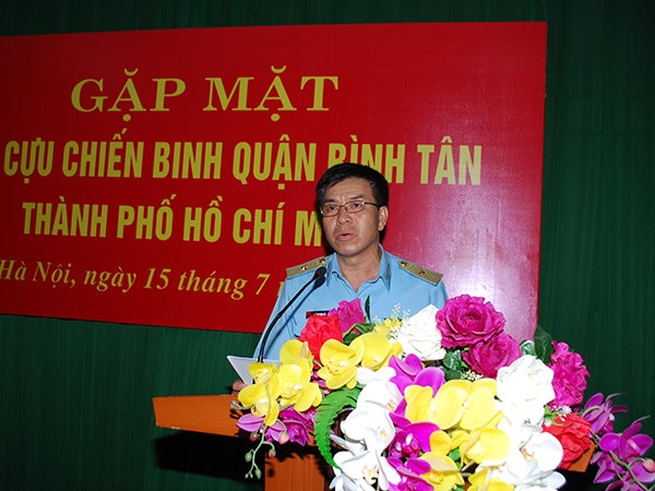 Đoàn đại biểu Quận ủy và Hội Cựu chiến binh quận Bình Tân, Thành phố Hồ Chí Minh thăm Quân chủng PK-KQ
