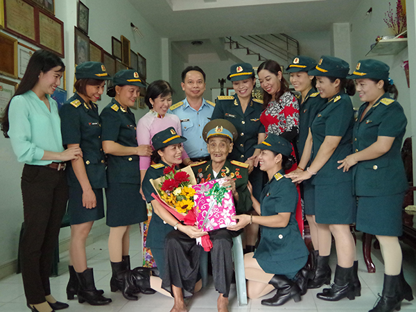 Phụ nữ Quân chủng PK-KQ thực hiện hiệu quả các phong trào thi đua