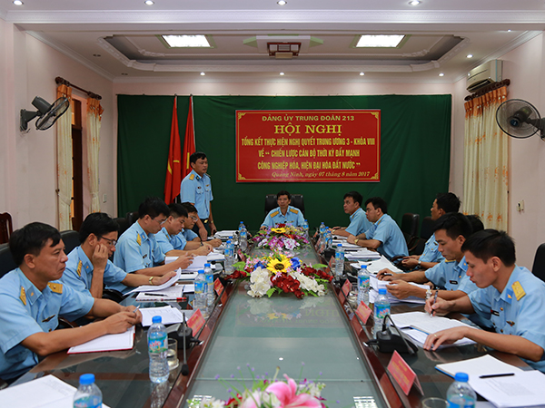 Đảng ủy Trung đoàn 213 tổng kết thực hiện NQTW3 (Khóa VIII) về “Chiến lược cán bộ thời kỳ đẩy mạnh CNH, HĐH đất nước”