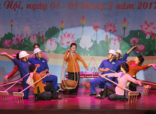 Quân chủng PK-KQ tổ chức Liên hoan “Hát ru, hát dân ca và âm nhạc cổ truyền” năm 2017