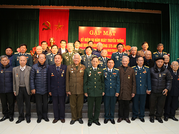 Sư đoàn Phòng không 375 tổ chức gặp mặt kỷ niệm 50 năm ngày truyền thống