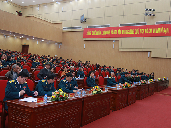 Giao lưu “Tiếp bước truyền thống, cống hiến tài năng, xứng danh lính thợ”
