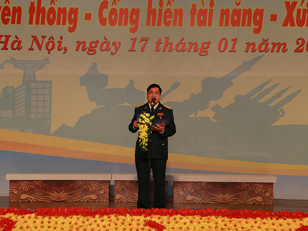 Giao lưu “Tiếp bước truyền thống, cống hiến tài năng, xứng danh lính thợ”