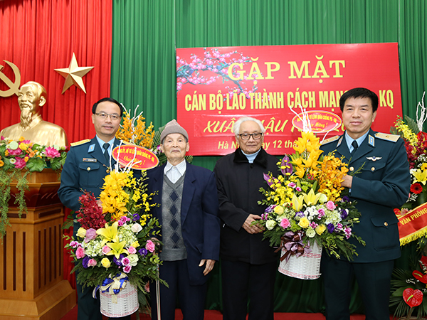 Quân chủng Phòng không-Không quân gặp mặt cán bộ lão thành cách mạng đầu Xuân Mậu Tuất - 2018
