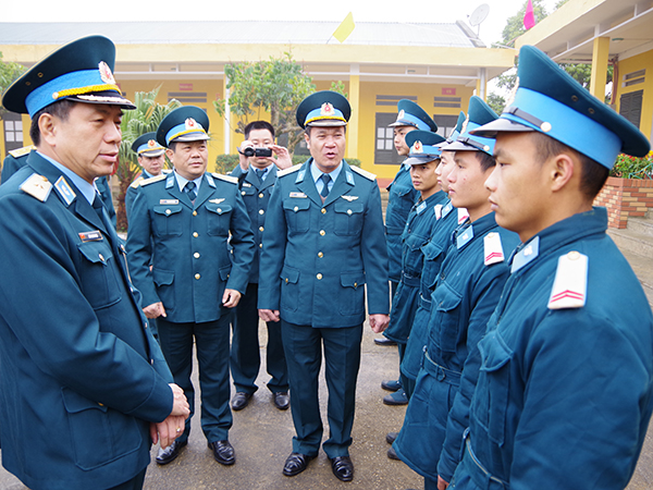 Quân chủng kiểm tra sẵn sàng chiến đấu và chúc Tết các đơn vị ở Khu vực Tây Bắc