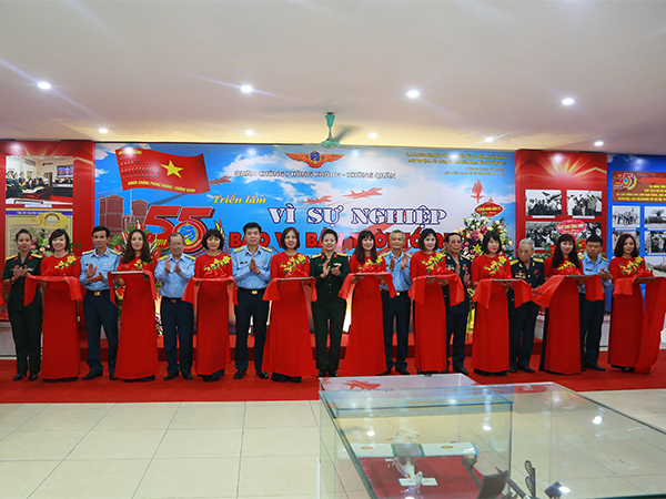 Quân chủng Phòng không - Không quân khai mạc Triển lãm “Vì sự nghiệp bảo vệ bầu trời Tổ quốc