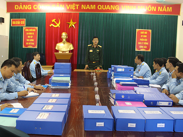 Bộ Tổng tham mưu QĐND Việt Nam kiểm tra chất lượng giáo dục, đào tạo và xây dựng chính quy tại Trường Trung cấp Kỹ thuật PK-KQ