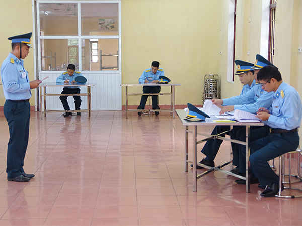 Sư đoàn 365 kiểm tra điều lệnh, rèn luyện thể lực cán bộ các ban thuộc các trung đoàn và sư đoàn năm 2018