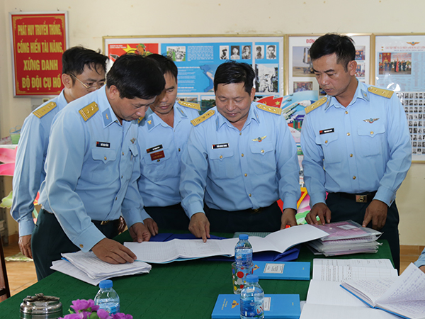 Quân chủng phúc tra kết quả xây dựng đơn vị vững mạnh toàn diện tại Học viện Phòng không-Không quân