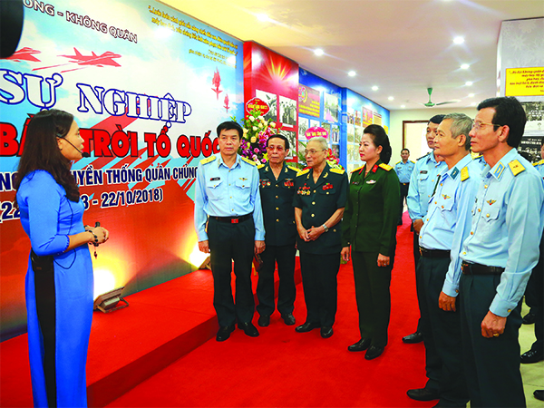 Dấu ấn Triển lãm “Vì sự nghiệp bảo vệ bầu trời Tổ quốc”