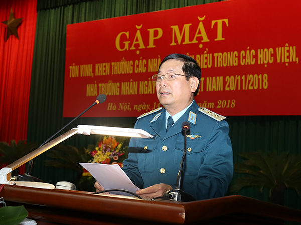 Gặp mặt, tôn vinh, khen thưởng các nhà giáo tiêu biểu năm 2018