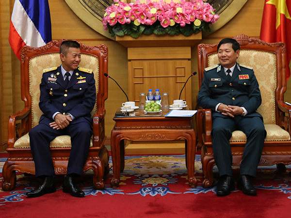 Tư lệnh Không quân Hoàng gia Thái Lan thăm Quân chủng Phòng không-Không quân