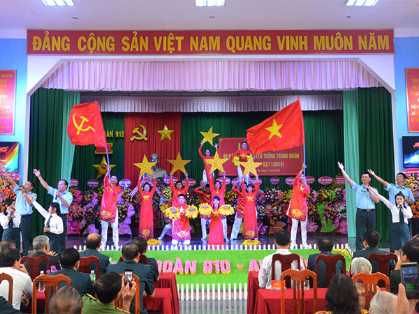 Trung đoàn Không quân 910 kỷ niệm 60 năm ngày truyền thống