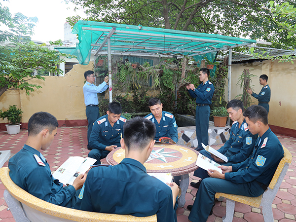 Chính quy, sạch, đẹp ở Tiểu đoàn Vệ binh