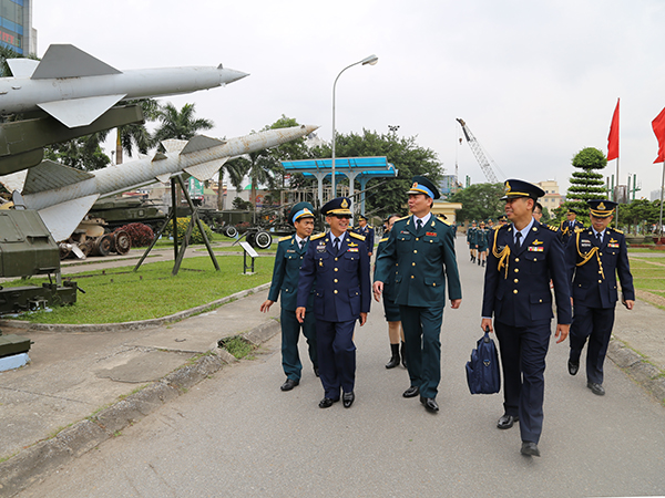 Tư lệnh Không quân Hoàng gia Thái Lan thăm Quân chủng Phòng không-Không quân