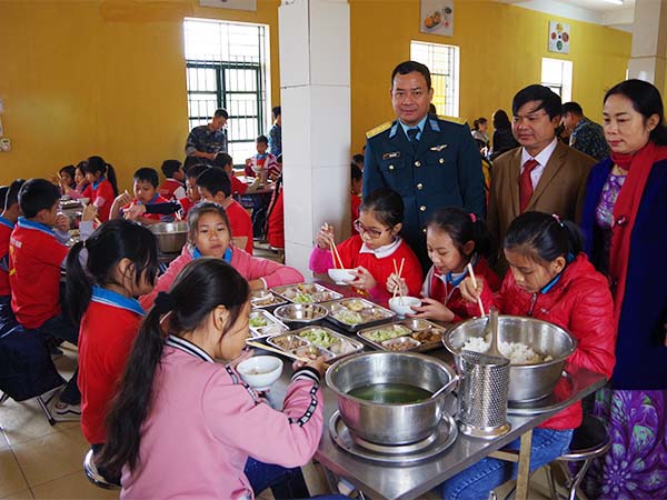 “Một ngày làm chiến sĩ” của các em học sinh Trường Tiểu học Đa Mai