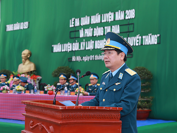 Các đơn vị trong Quân chủng Phòng không-Không quân đồng loạt tổ chức ra quân huấn luyện và phát động thi đua