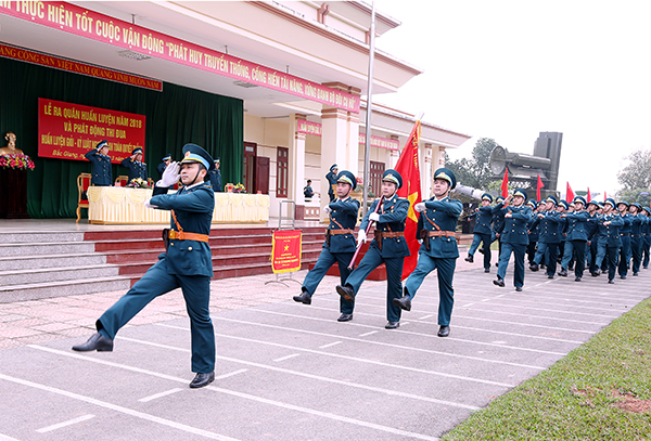 Các đơn vị trong Quân chủng Phòng không-Không quân đồng loạt tổ chức Lễ ra quân huấn luyện và phát động thi đua