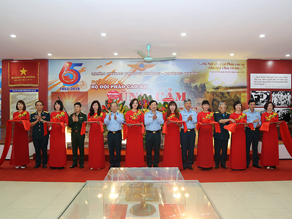 Triển lãm “Bộ đội Pháo cao xạ Dũng cảm - Quyết thắng”