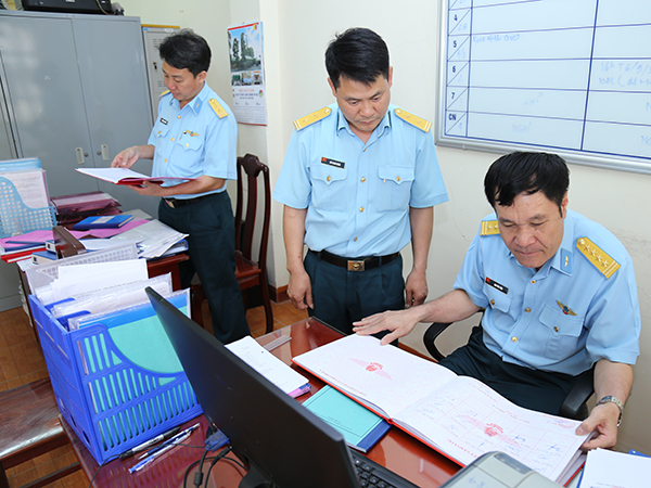 Cục Chính trị kiểm tra, nắm tình hình hoạt động CTĐ, CTCT các cơ quan Quân chủng Quý 1 năm 2018
