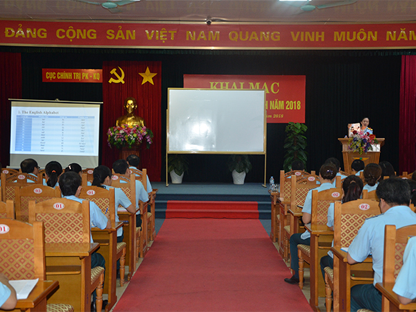 Cục Chính trị Quân chủng Phòng không - Không quân khai mạc Lớp bồi dưỡng ngoại ngữ cho cán bộ, nhân viên năm 2018