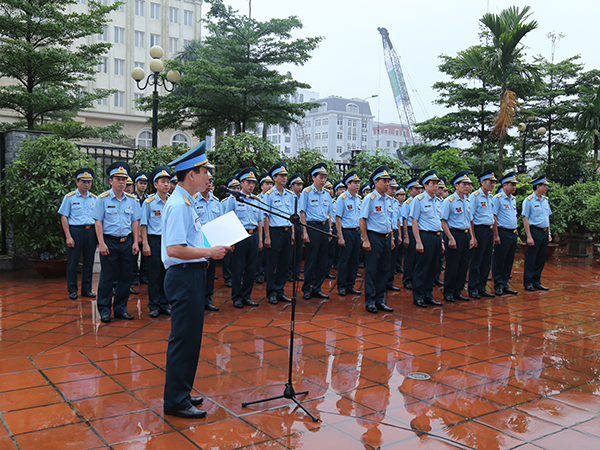Quân chủng tổ chức dâng hương tưởng niệm các anh hùng, liệt sĩ