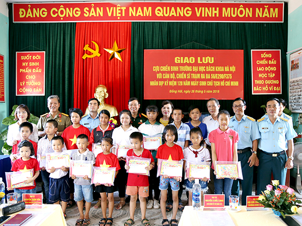 Chuyến giao lưu thắm tình quân dân trên mảnh đất Quảng Bình