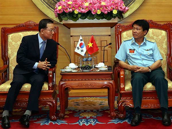 Đoàn Sĩ quan Quân đội Hàn quốc thăm Quân chủng Phòng không - Không quân