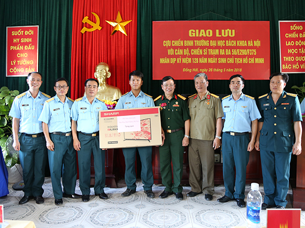 Chuyến giao lưu thắm tình quân dân trên mảnh đất Quảng Bình